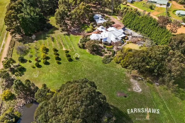 137 Lakeview Drive, Gidgegannup WA 6083