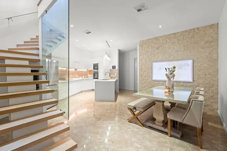 2/9 Esther Place, Surfers Paradise QLD 4217