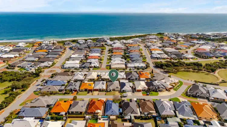 9 Honeymyrtle Grange, Halls Head WA 6210