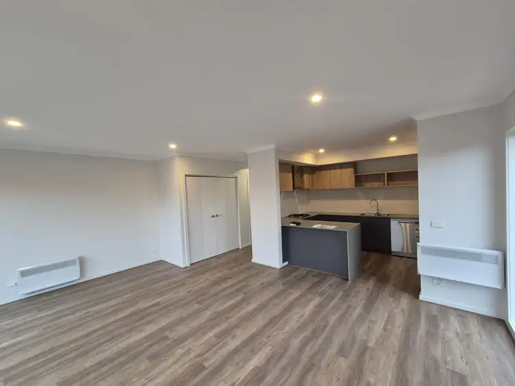 16 Radius Walk, Donnybrook VIC 3064