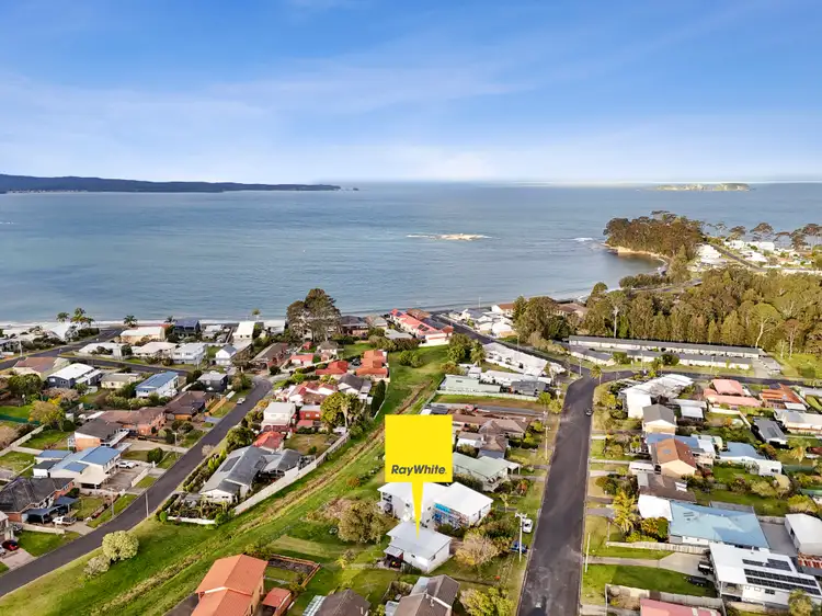 1 Peter Crescent, Batehaven NSW 2536