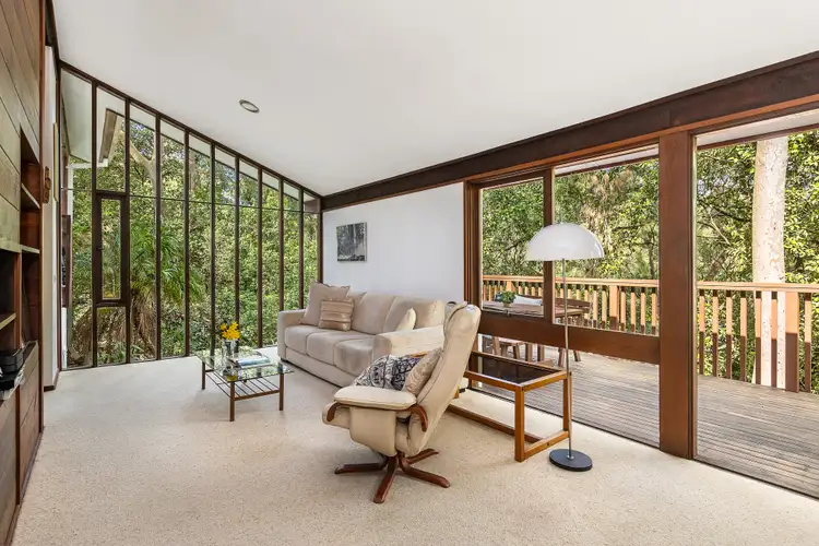 136 Lucinda Avenue South