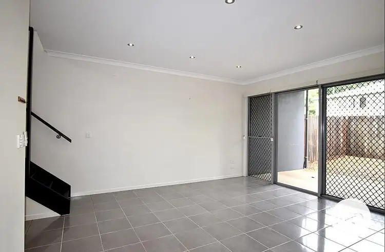 Fifth view of Homely unit listing, 2/26 Rossella Street, West Gladstone QLD 4680