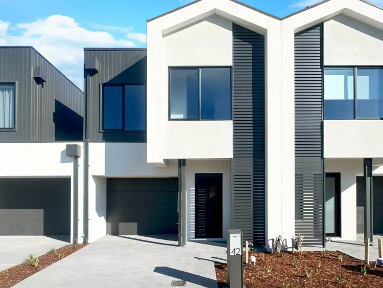 42 Everfair Crescent