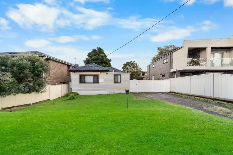 7 Craigelea Street, Guildford NSW 2161