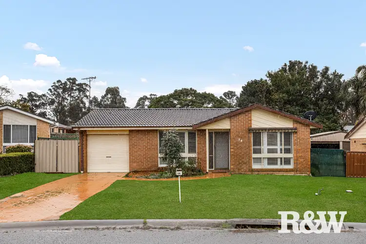 14 Henley Grove, St Clair NSW 2759
