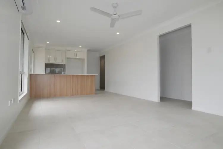 Fifth view of Homely house listing, 2 Sheathbill Circuit, Kirkwood QLD 4680