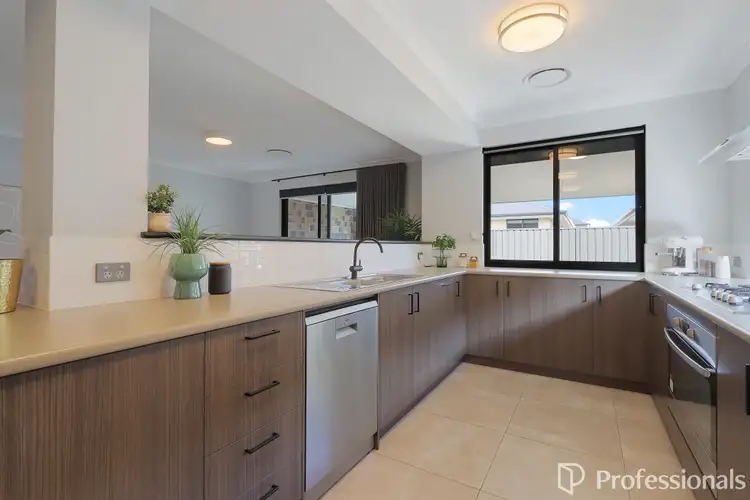 Sixth view of Homely house listing, 8 Langton Way, Hilbert WA 6112