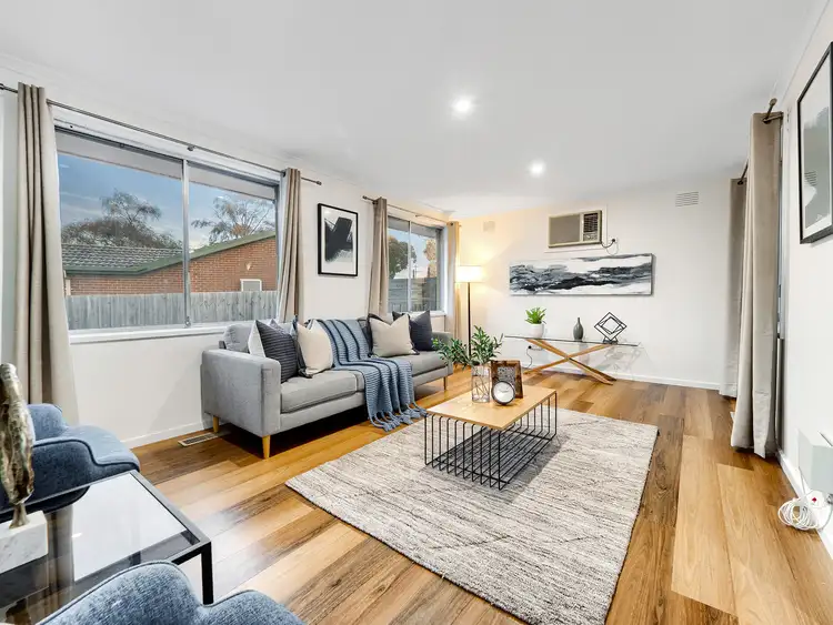 8 Valepark Crescent, Cranbourne VIC 3977