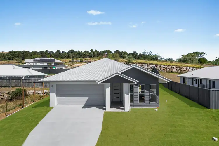 14 Pelican Street, Lowood QLD 4311