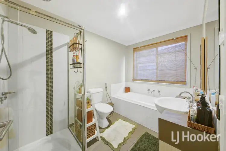 Fifth view of Homely house listing, 28 Mallow Street, Brookfield VIC 3338