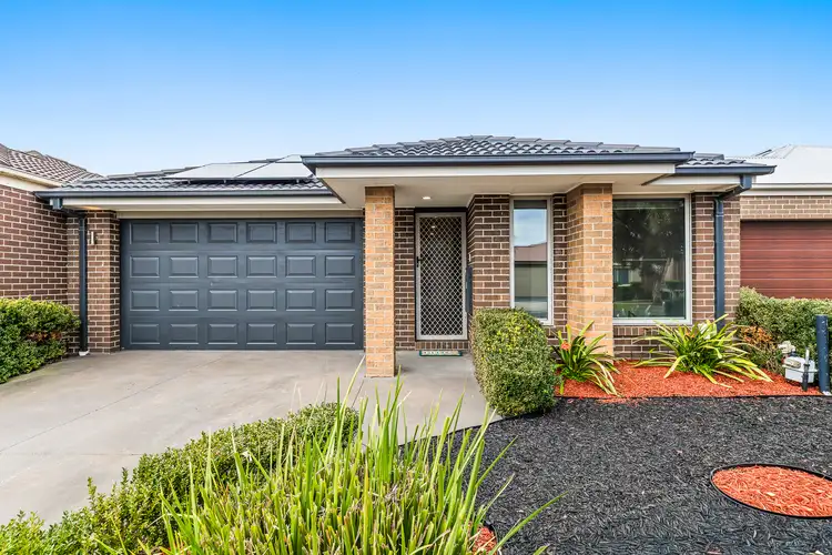 16 Crowe Avenue, Cranbourne West VIC 3977