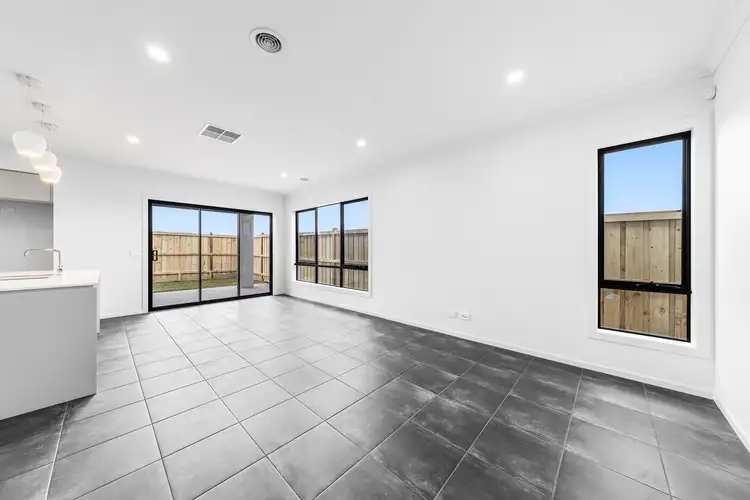 Fifth view of Homely house listing, 15 Citron Way, Clyde VIC 3978
