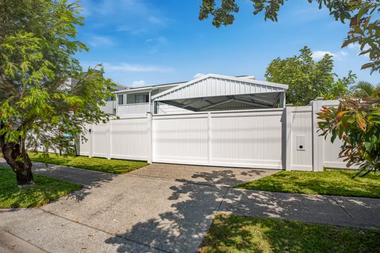 58 Errol Avenue, Paradise Point QLD 4216