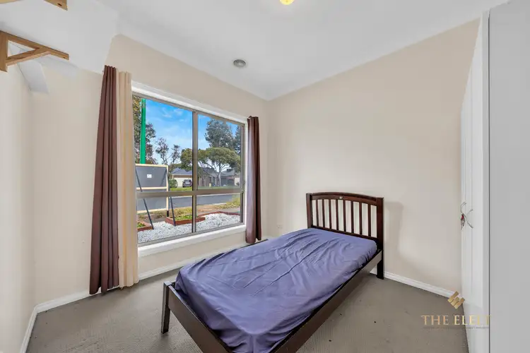 Fifth view of Homely house listing, 8 Papillon Parade, Tarneit VIC 3029