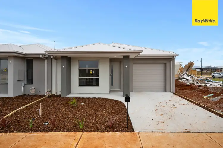 4 Allez Rd, Thornhill Park VIC 3335