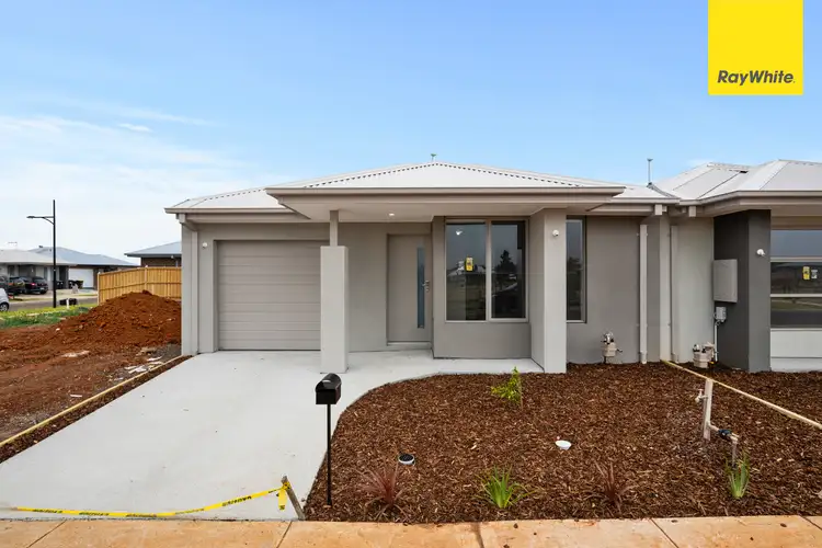 6 Allez Rd, Thornhill Park VIC 3335