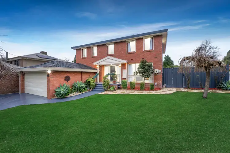18 Wondalea Crescent, Wantirna VIC 3152