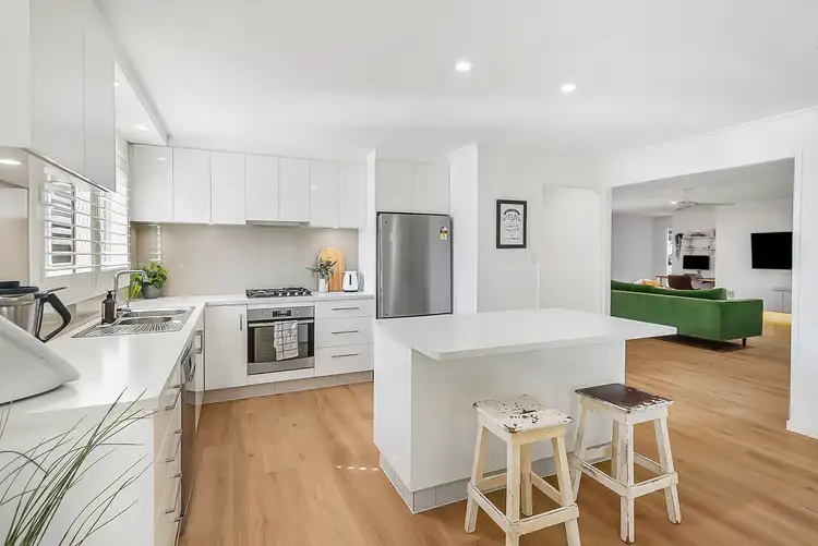 11 Baltimore Court, Carrara QLD 4211