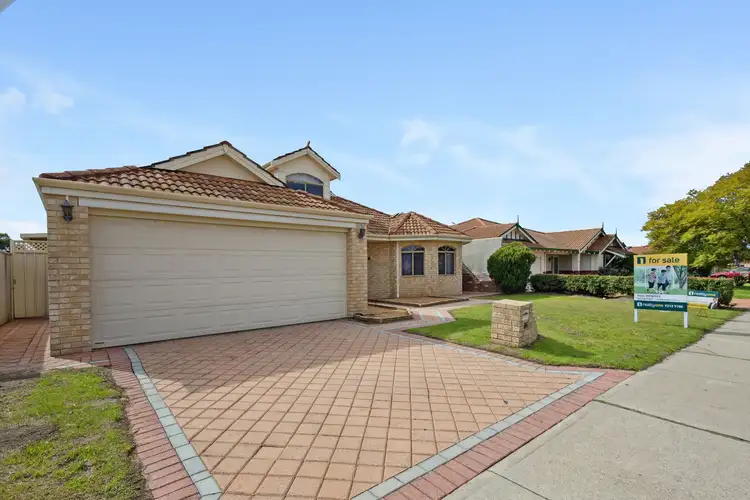 86 Waratah Boulevard