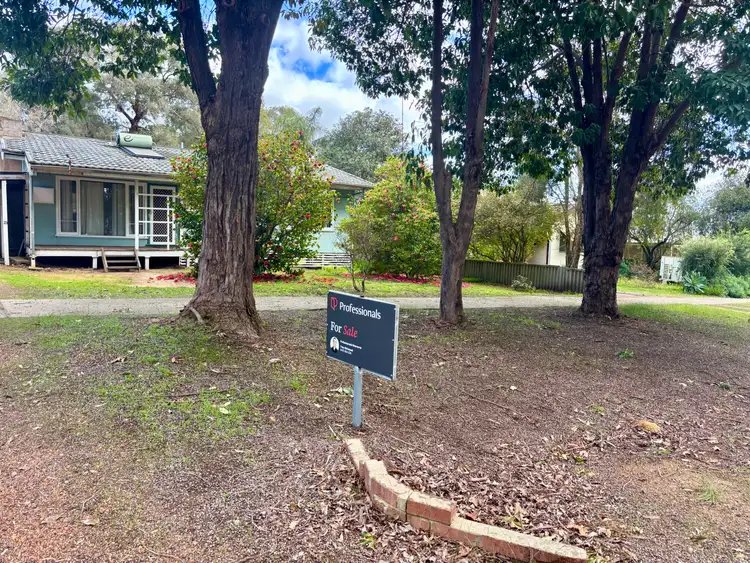 23 Mclarty Street, Dwellingup WA 6213