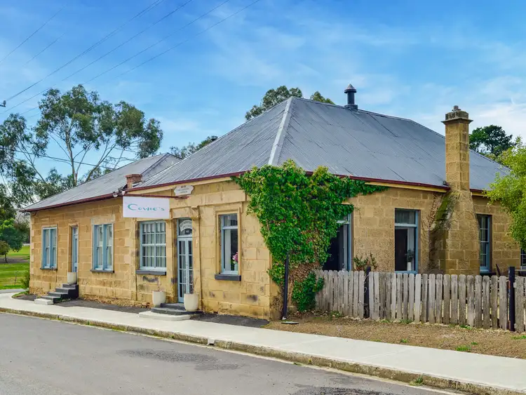 8 Arthur Street, Hamilton TAS 7140