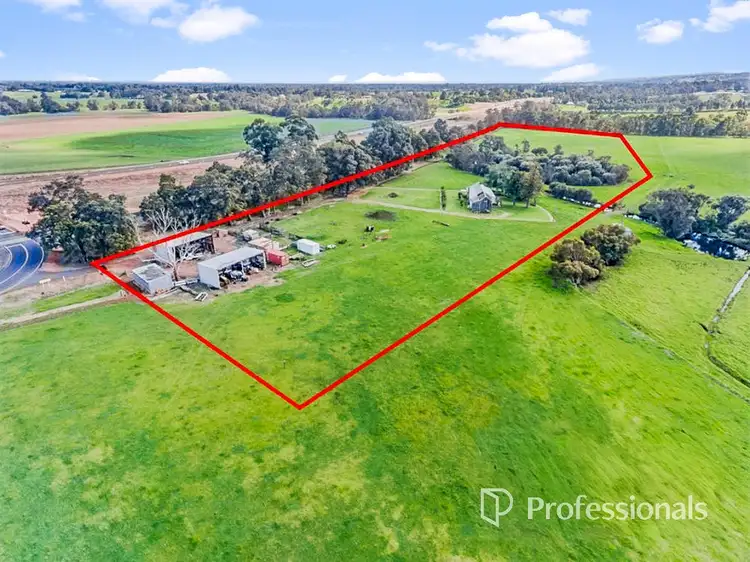 100 Russell Road, Burekup WA 6227