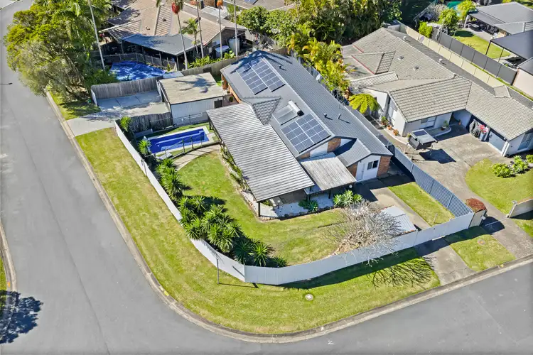 1 Greaves Court, Carrara QLD 4211