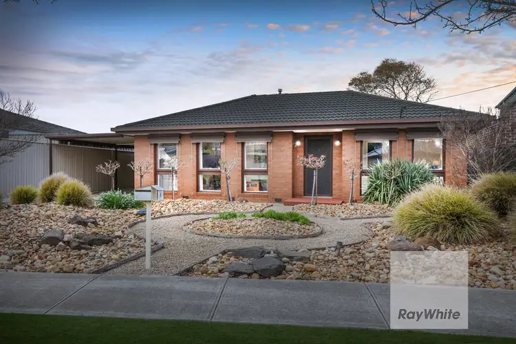 5 Bradford Close, Gladstone Park VIC 3043