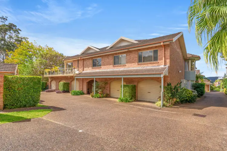 16/9 Kurrawa Avenue, Point Clare NSW 2250