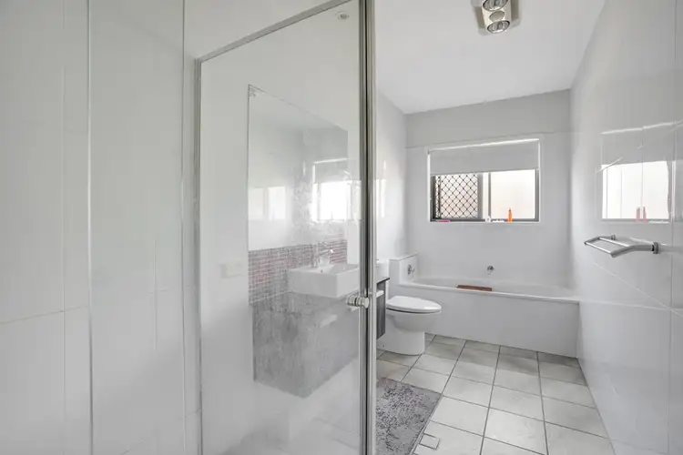Fifth view of Homely house listing, 4 Isla Court, New Auckland QLD 4680