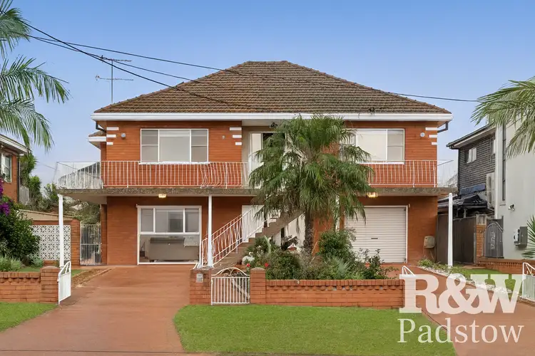 15 Hillcrest Avenue, Moorebank NSW 2170
