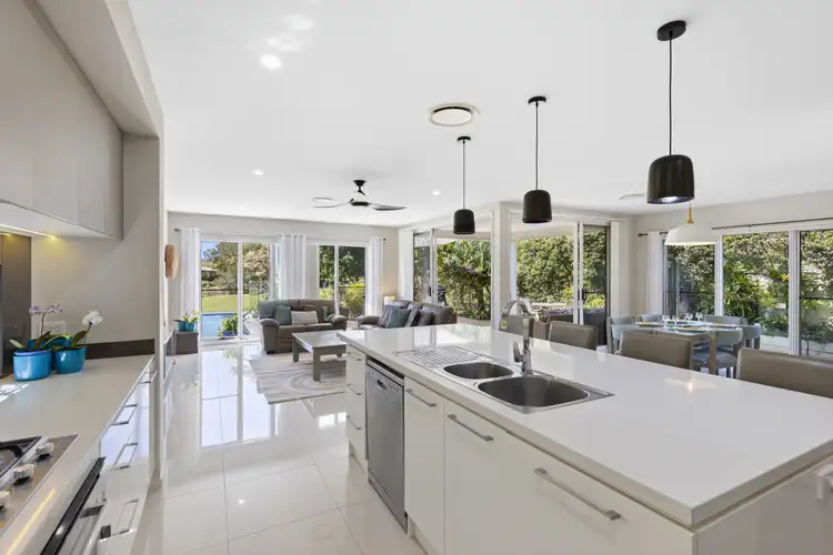 921 Medinah Avenue, Robina QLD 4226