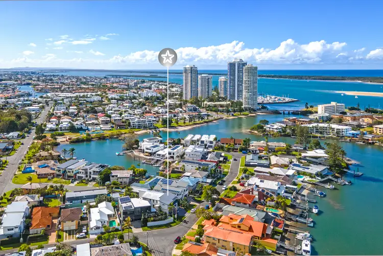 2/11 Margaroola Avenue, Biggera Waters QLD 4216
