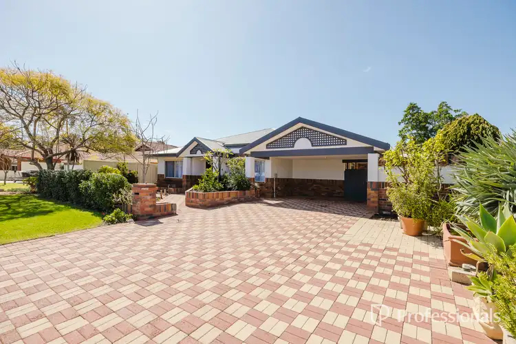 14 Bloodwood Drive, Marangaroo WA 6064