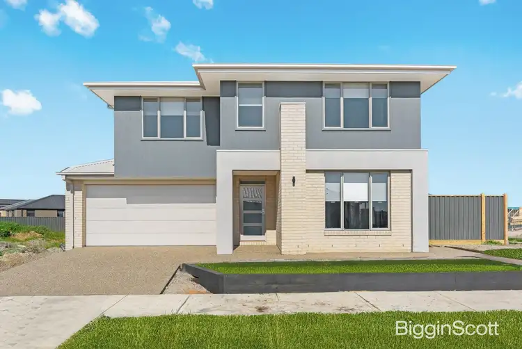 2 Naples Avenue, Berwick VIC 3806