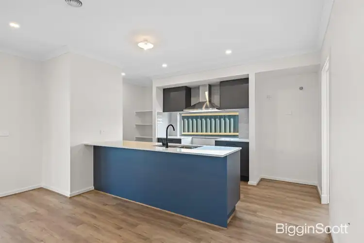 Fifth view of Homely house listing, 2 Naples Avenue, Berwick VIC 3806