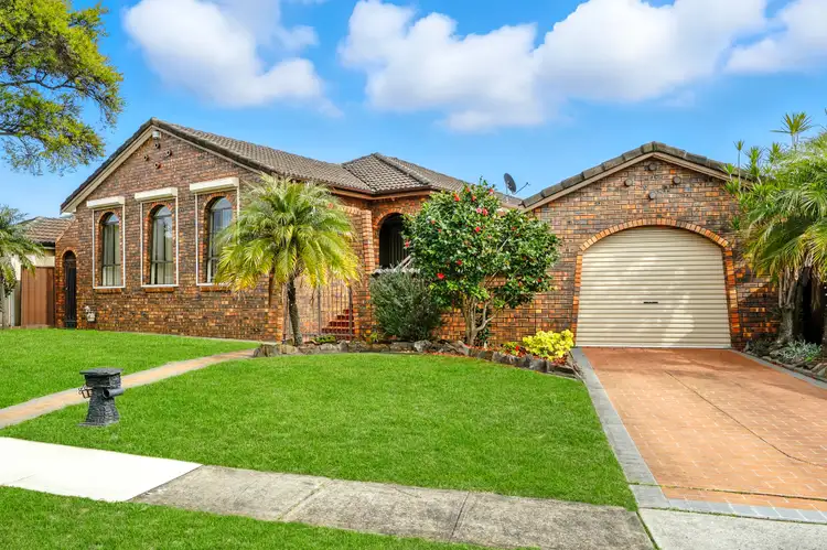 25 Swinborne Crescent, Wetherill Park NSW 2164