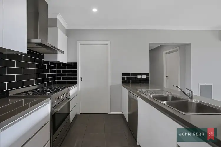 Sixth view of Homely house listing, 5 Wimmera Way, Moe VIC 3825