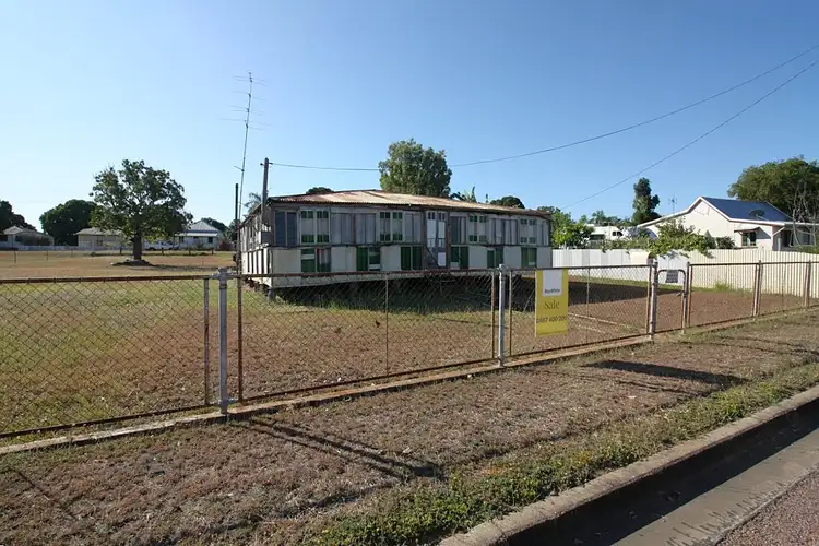8 Plummer Street, Richmond Hill QLD 4820