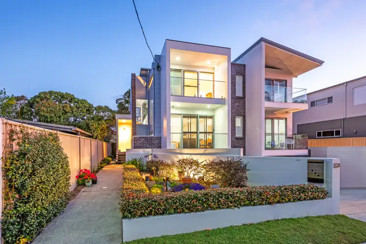 1/24 Drake Avenue, Paradise Point QLD 4216