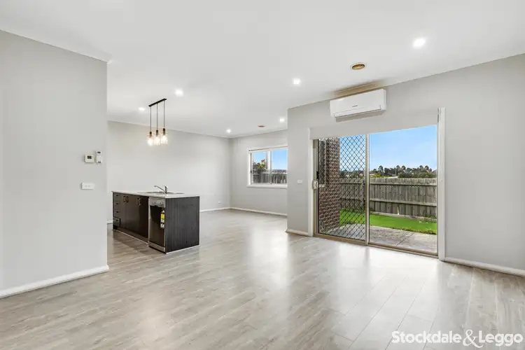 Fifth view of Homely house listing, 2/10 Leveque Loop, Craigieburn VIC 3064