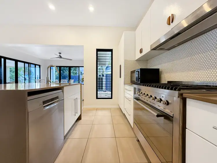 Sixth view of Homely house listing, 2/28 Jamaica Crescent, Bushland Beach QLD 4818