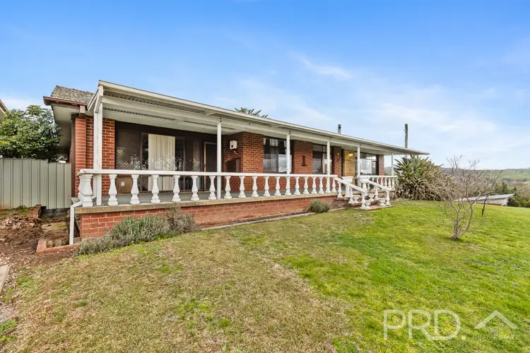 17 Simpson Street, Tumut NSW 2720