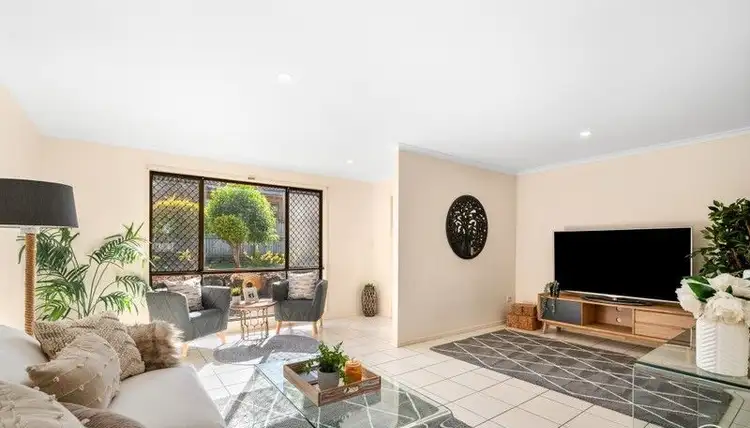 190 Emerald Drive, Regents Park QLD 4118