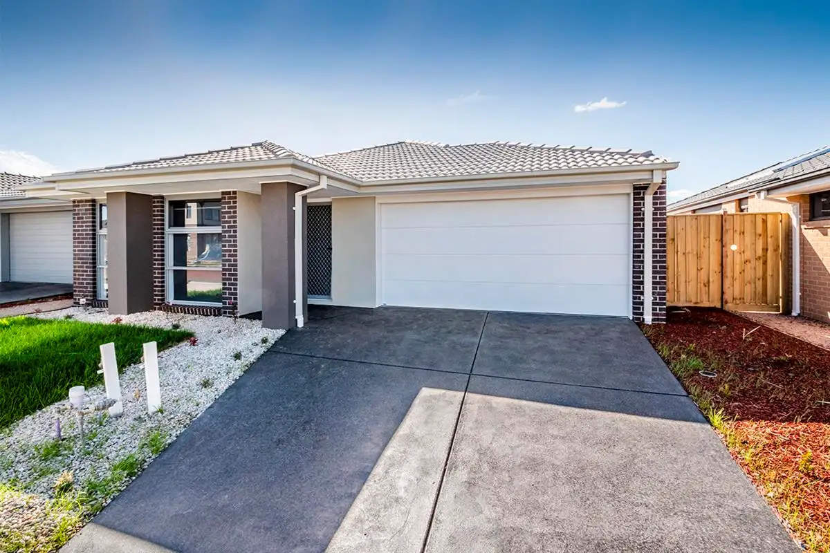 Main view of Homely house listing, 8 Millicent Parade, Officer VIC 3809
