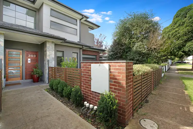 2/303 Mansfield Street, Thornbury VIC 3071