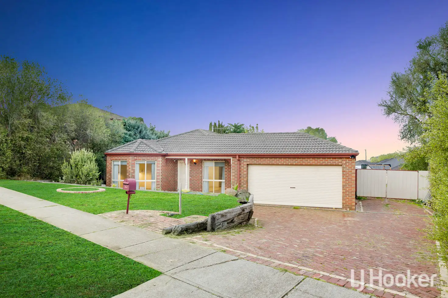 Bacchus Marsh 3Kwarto Endless Space & Lifestyle Appeal on 1251sqm (Approx.)