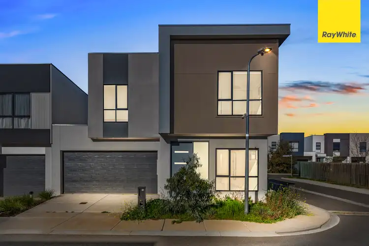 13 Steadfield Circuit, Melton South VIC 3338