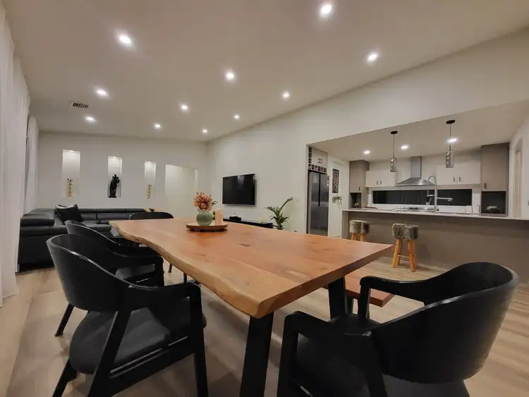 18 Haines Street, Cranbourne East VIC 3977